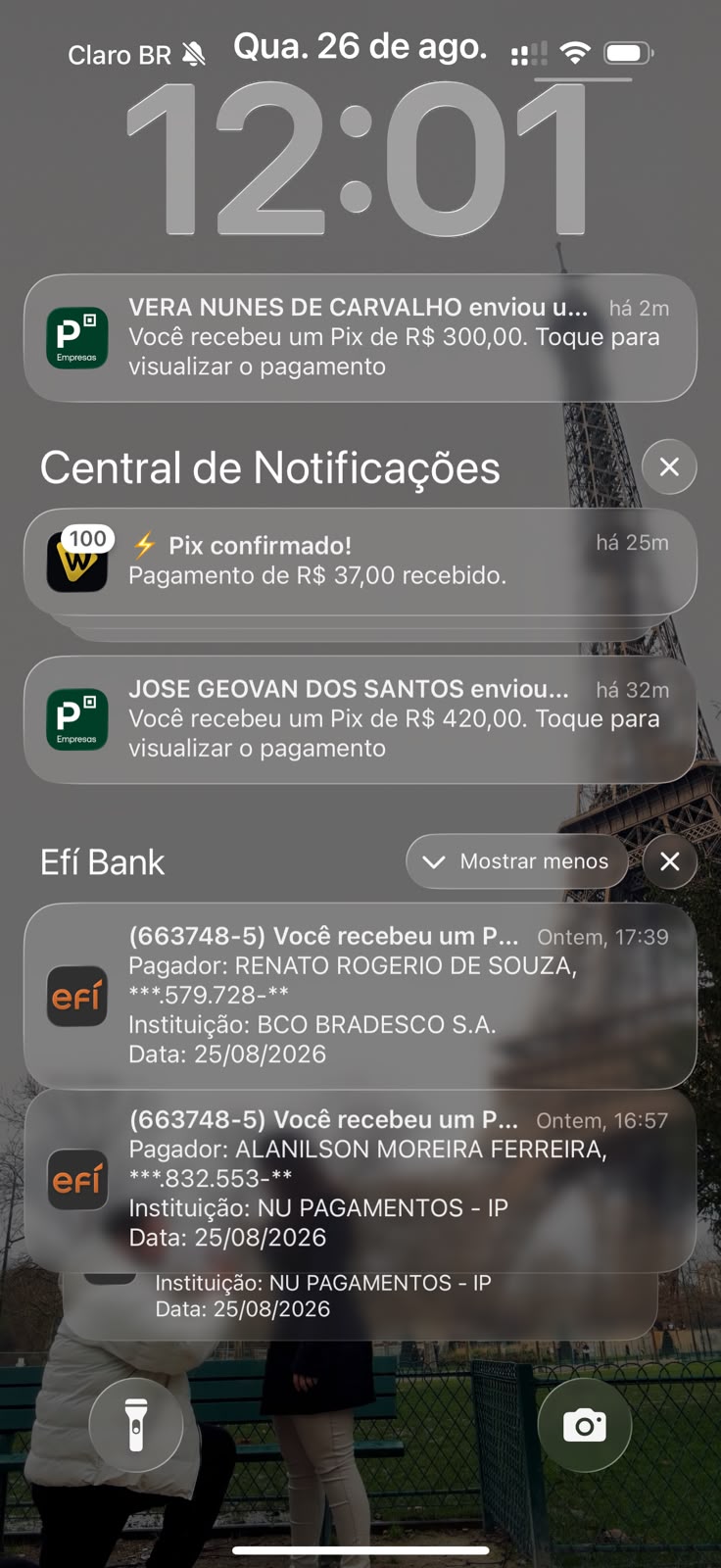 Notificações de PIX recebidos no celular com múltiplos pagamentos aprovados